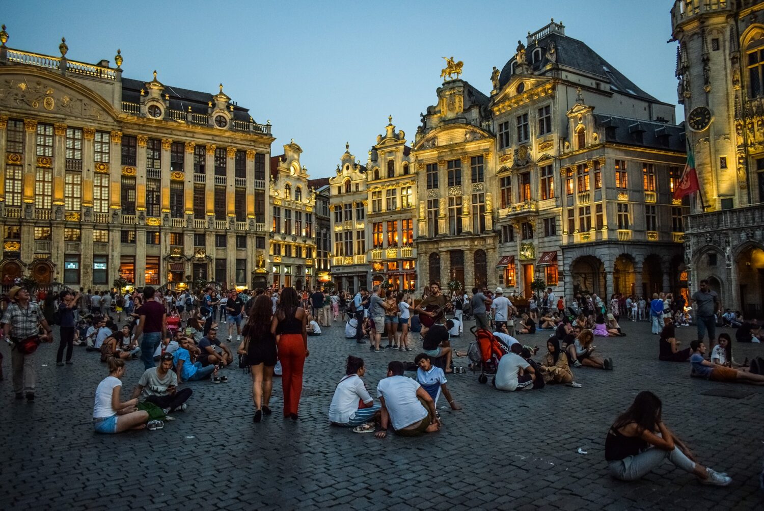 Students drinking at Grand Place before Corona