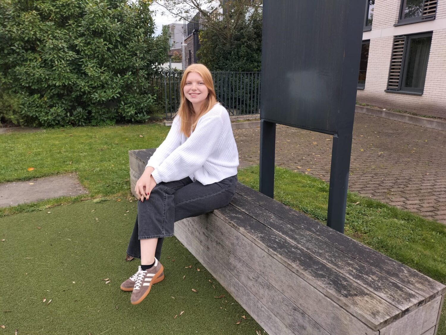  Nena in a park in Leuven © Robbe Bernard